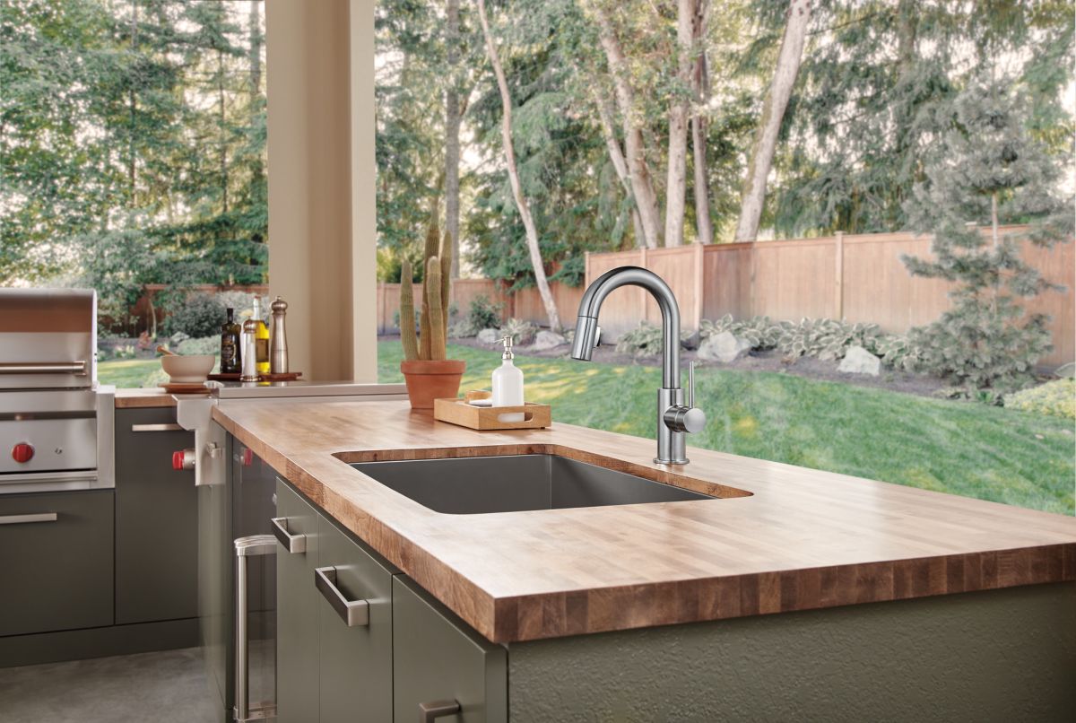 DELTA Trinsic Single Handle Pull-Down Bar / Prep Faucet — Arctic Stainless