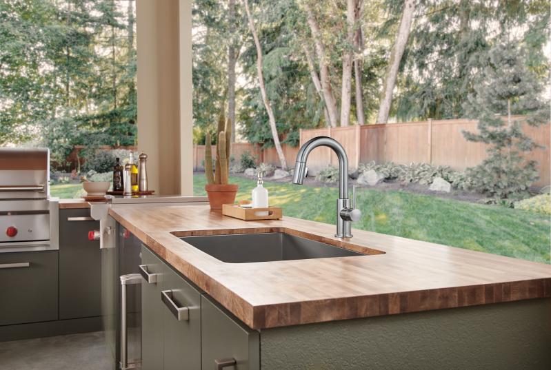 DELTA Trinsic Single Handle Pull-Down Bar / Prep Faucet — Arctic Stainless