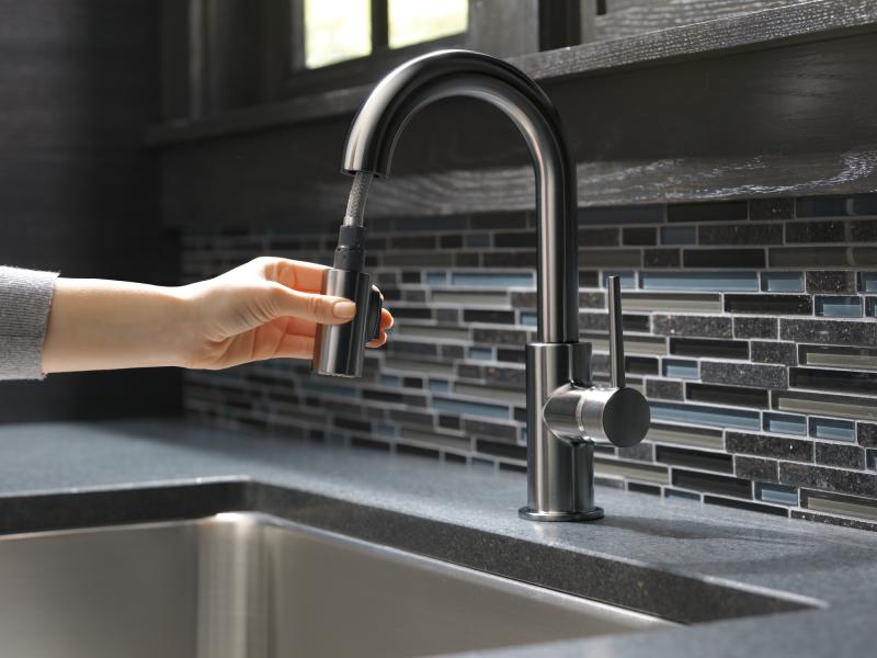 DELTA Trinsic Single Handle Pull-Down Bar/Prep Kitchen Limited Swivel — Black Stainless