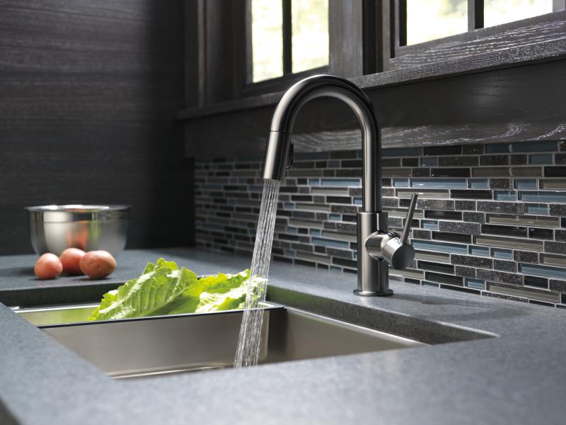 DELTA Trinsic Single Handle Pull-Down Bar/Prep Kitchen Limited Swivel — Black Stainless