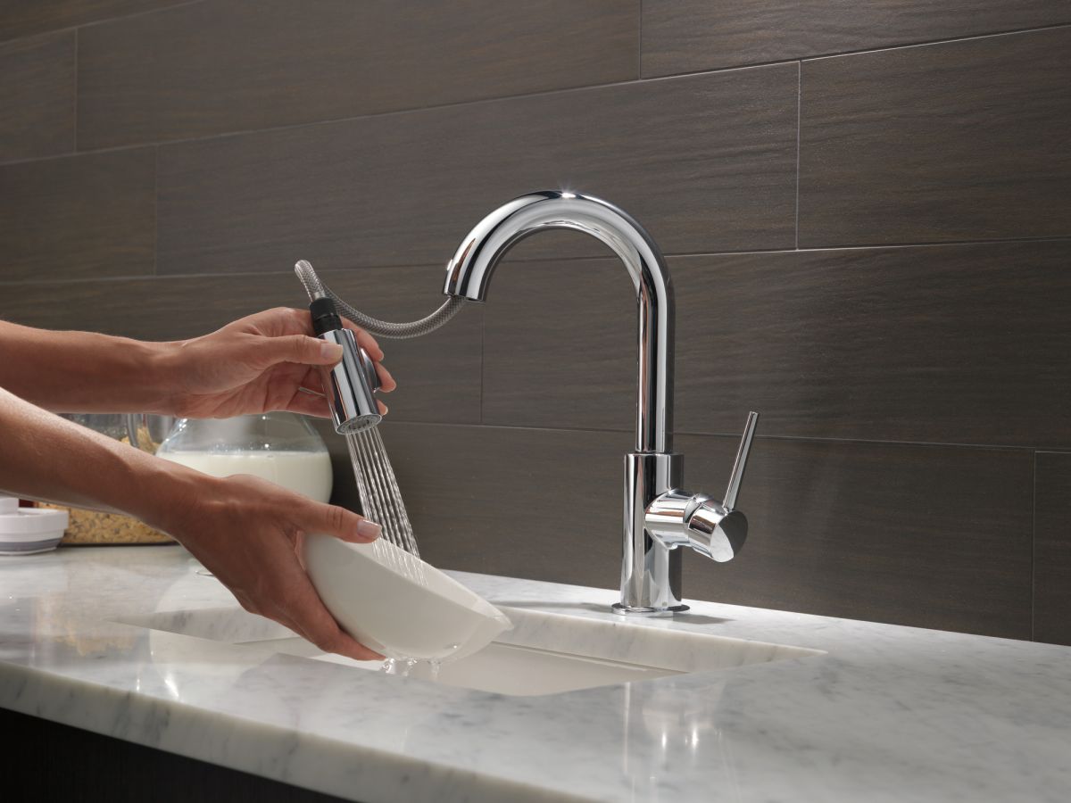 DELTA Trinsic Single Handle Pull-Down Bar/Prep Kitchen Limited Swivel — Chrome