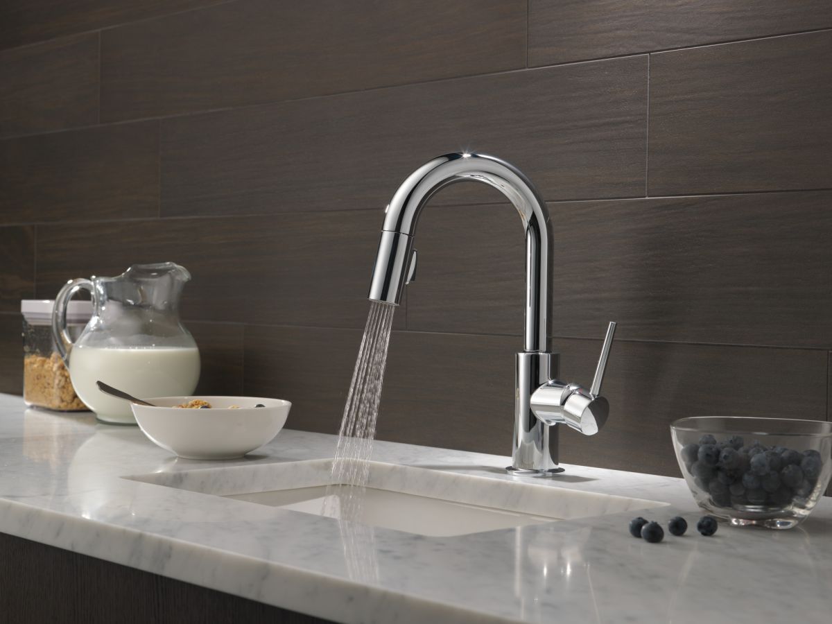 DELTA Trinsic Single Handle Pull-Down Bar/Prep Kitchen Limited Swivel — Chrome
