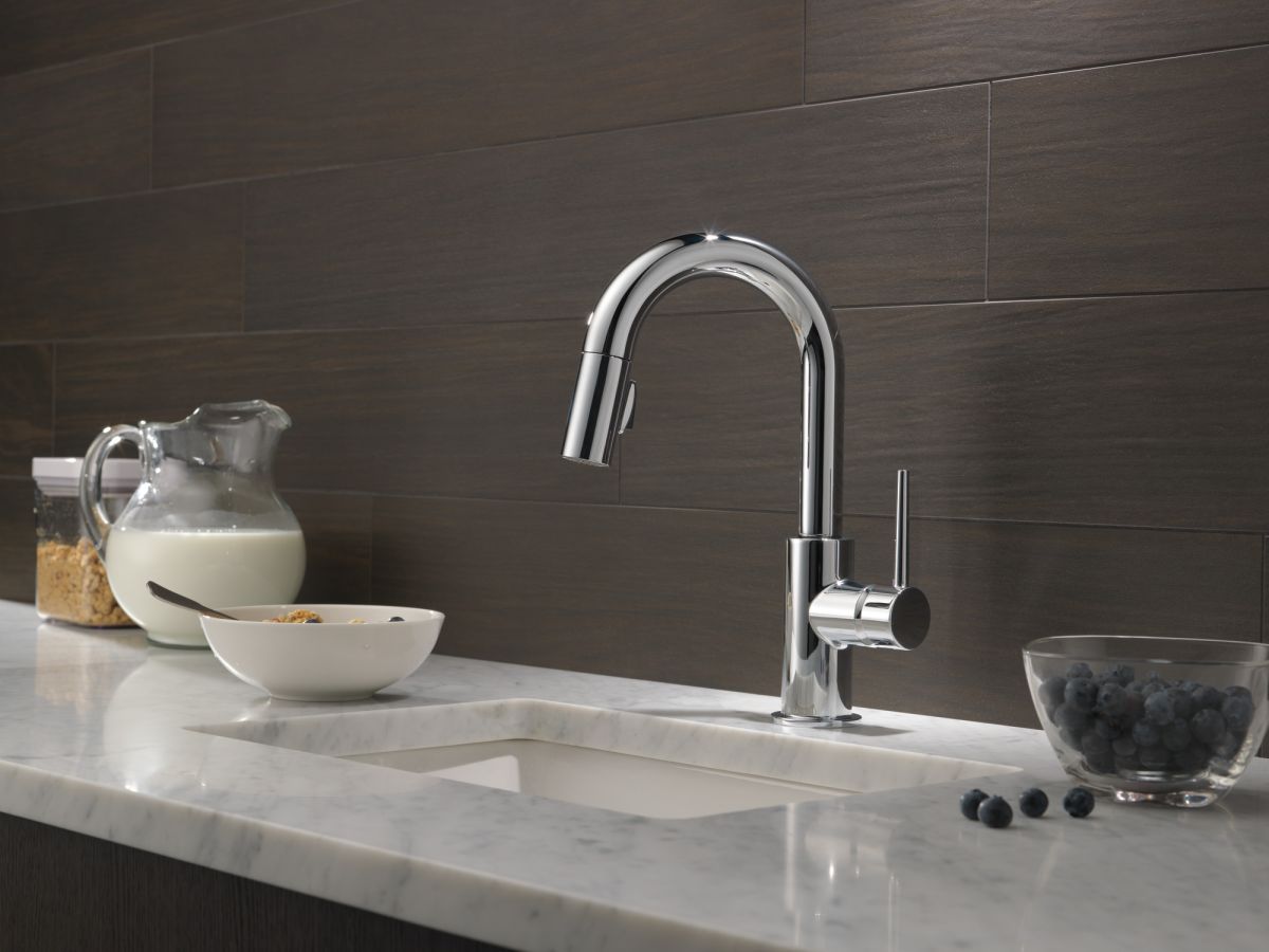 DELTA Trinsic Single Handle Pull-Down Bar/Prep Kitchen Limited Swivel — Chrome