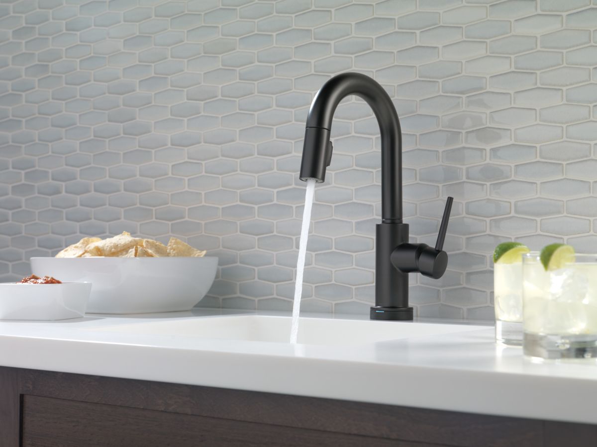 DELTA Trinsic Single Handle Pull-Down Bar / Prep Faucet with Touch2O Technology — Matte Black