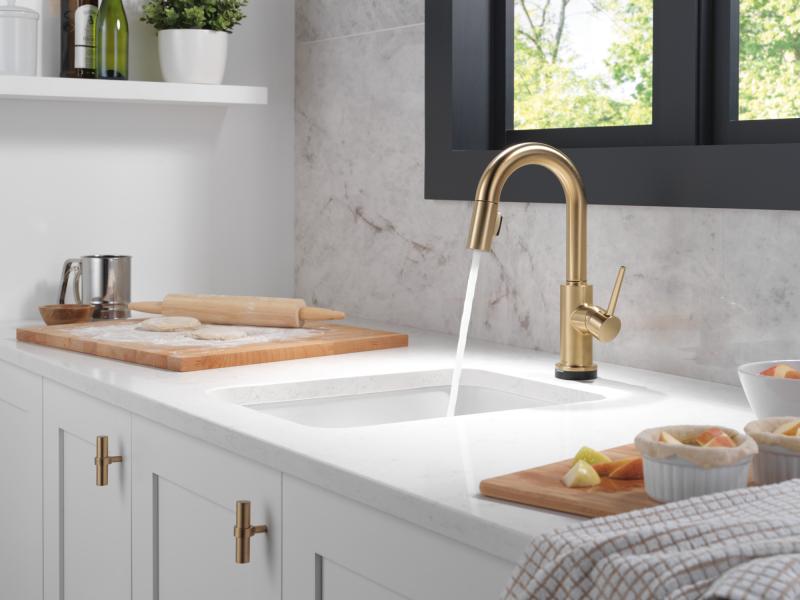 DELTA Trinsic Touch2O Bar / Prep Faucet with Touchless Technology — Champagne Bronze