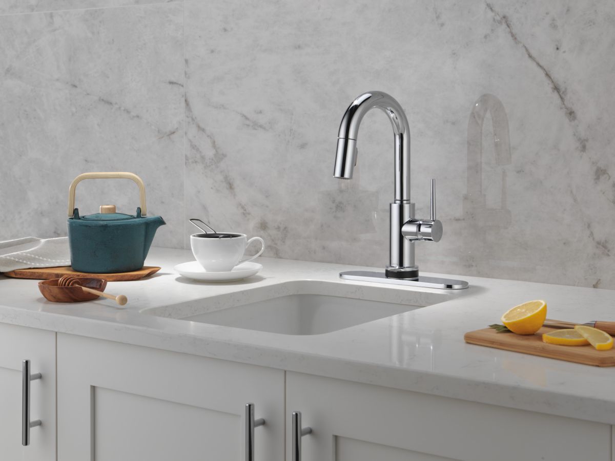 DELTA Trinsic Touch2O Bar / Prep Faucet with Touchless Technology — Chrome