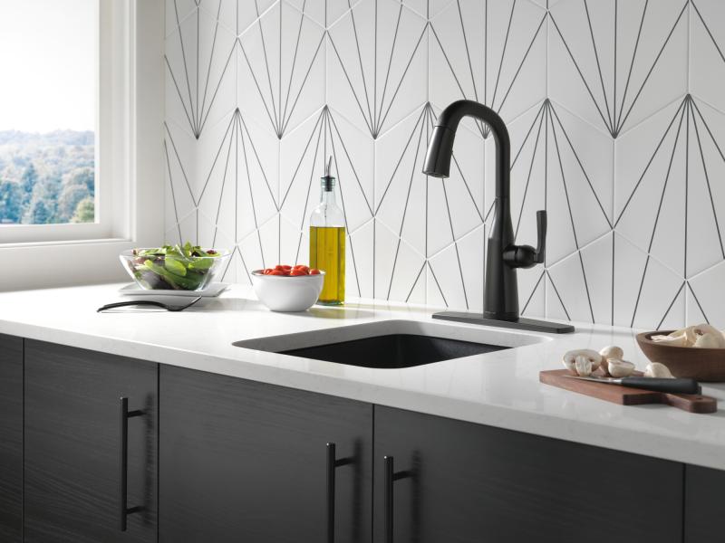 DELTA Stryke Single Handle Pull-Down Bar/Prep Faucet with Touch2O Technology — Matte Black