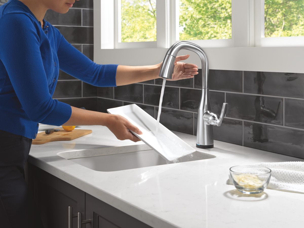 DELTA Stryke Touch2O Bar / Prep Faucet with Touchless Technology — Lumicoat® Arctic Stainless