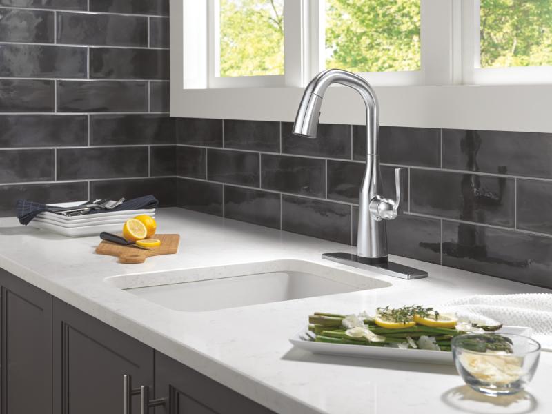 DELTA Stryke Touch2O Bar / Prep Faucet with Touchless Technology — Lumicoat® Arctic Stainless