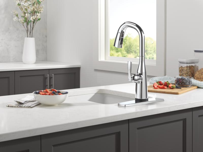 DELTA Stryke Touch2O Bar / Prep Faucet with Touchless Technology — Lumicoat® Chrome