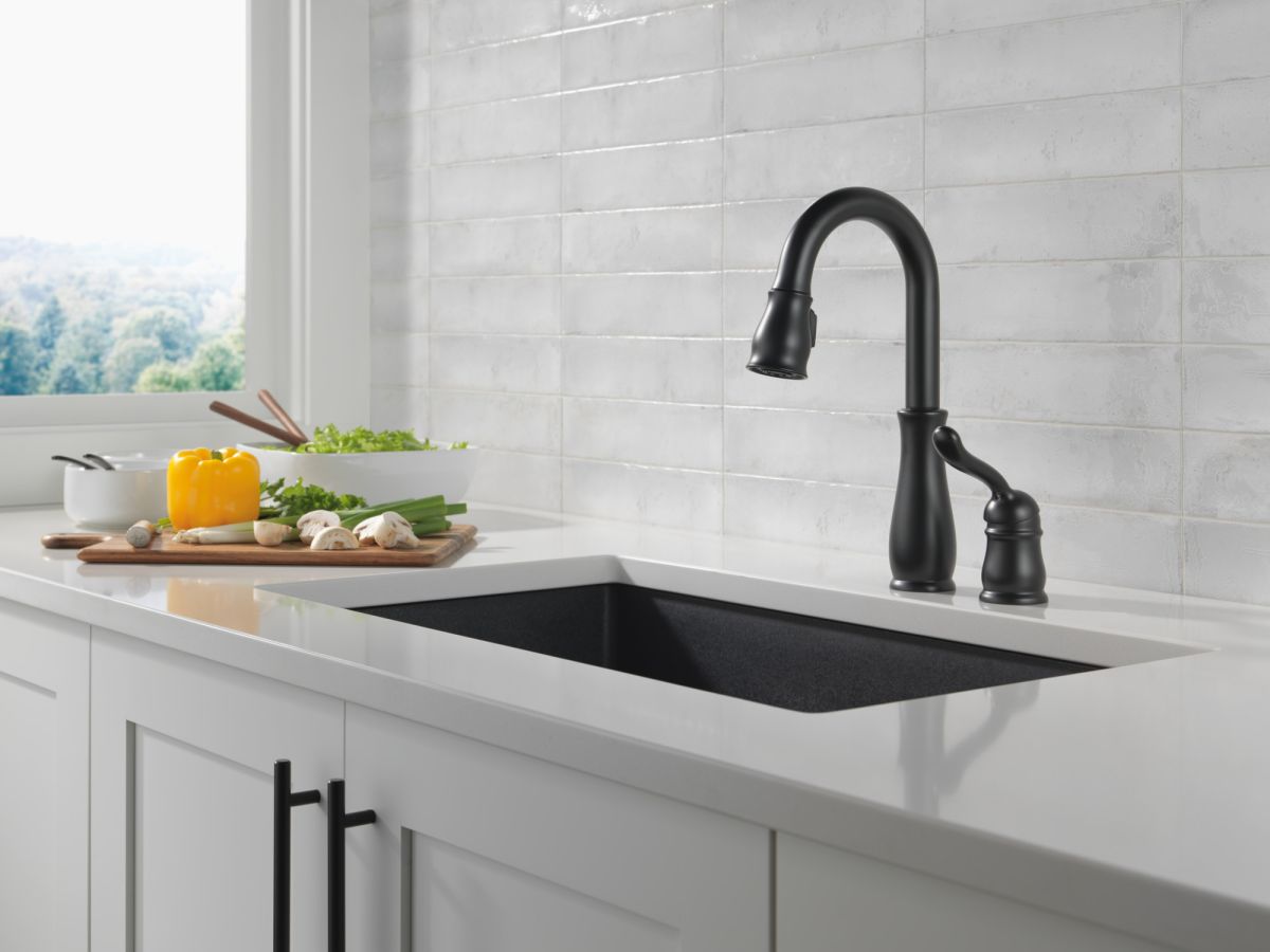 DELTA Leland Single Handle Pull-Down Bar / Prep Faucet — Matte Black
