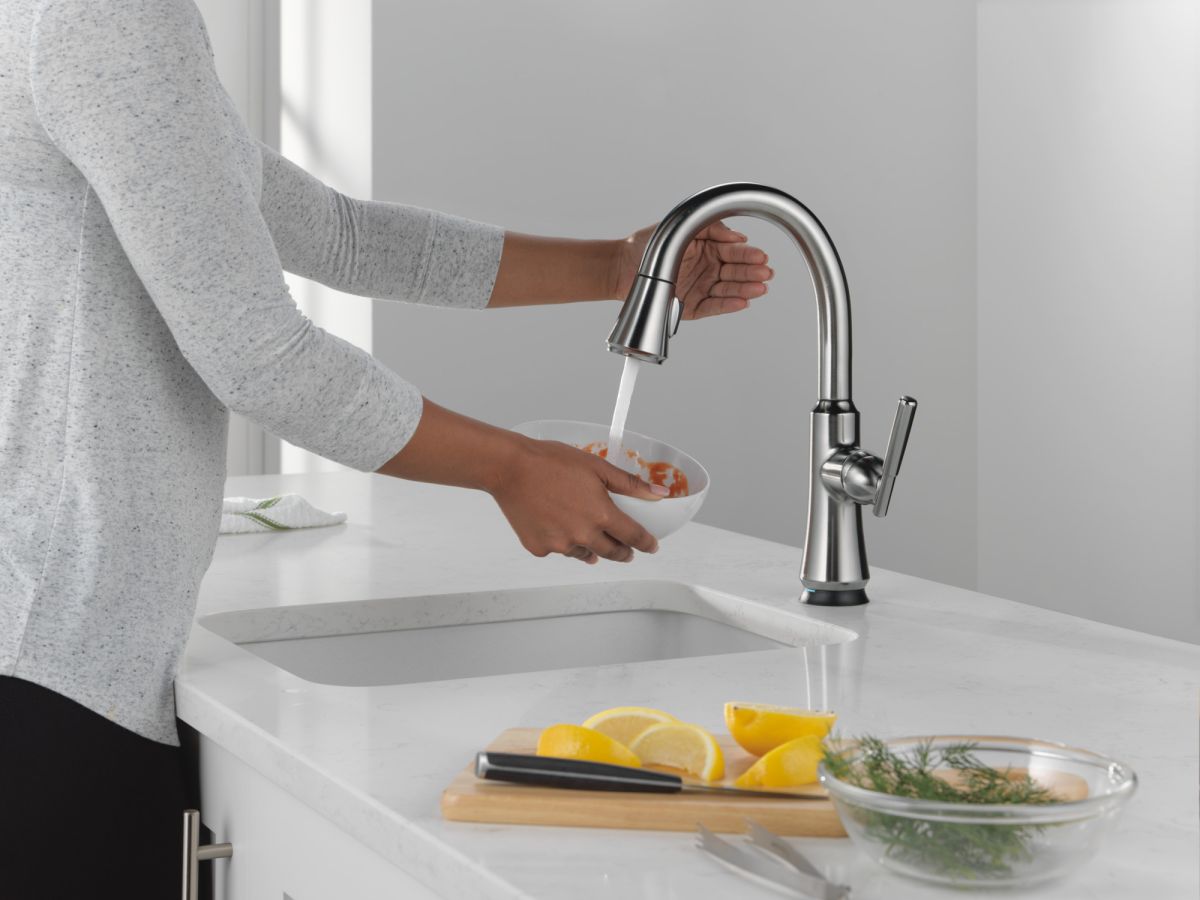 DELTA Coranto Touch2O Bar / Prep Faucet with Touchless Technology — Arctic Stainless