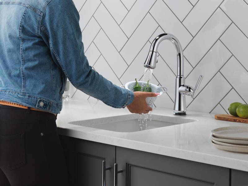 DELTA Coranto Touch2O Bar / Prep Faucet with Touchless Technology — Chrome