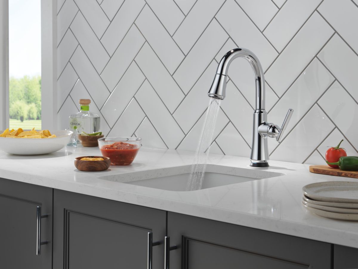 DELTA Coranto Touch2O Bar / Prep Faucet with Touchless Technology — Chrome