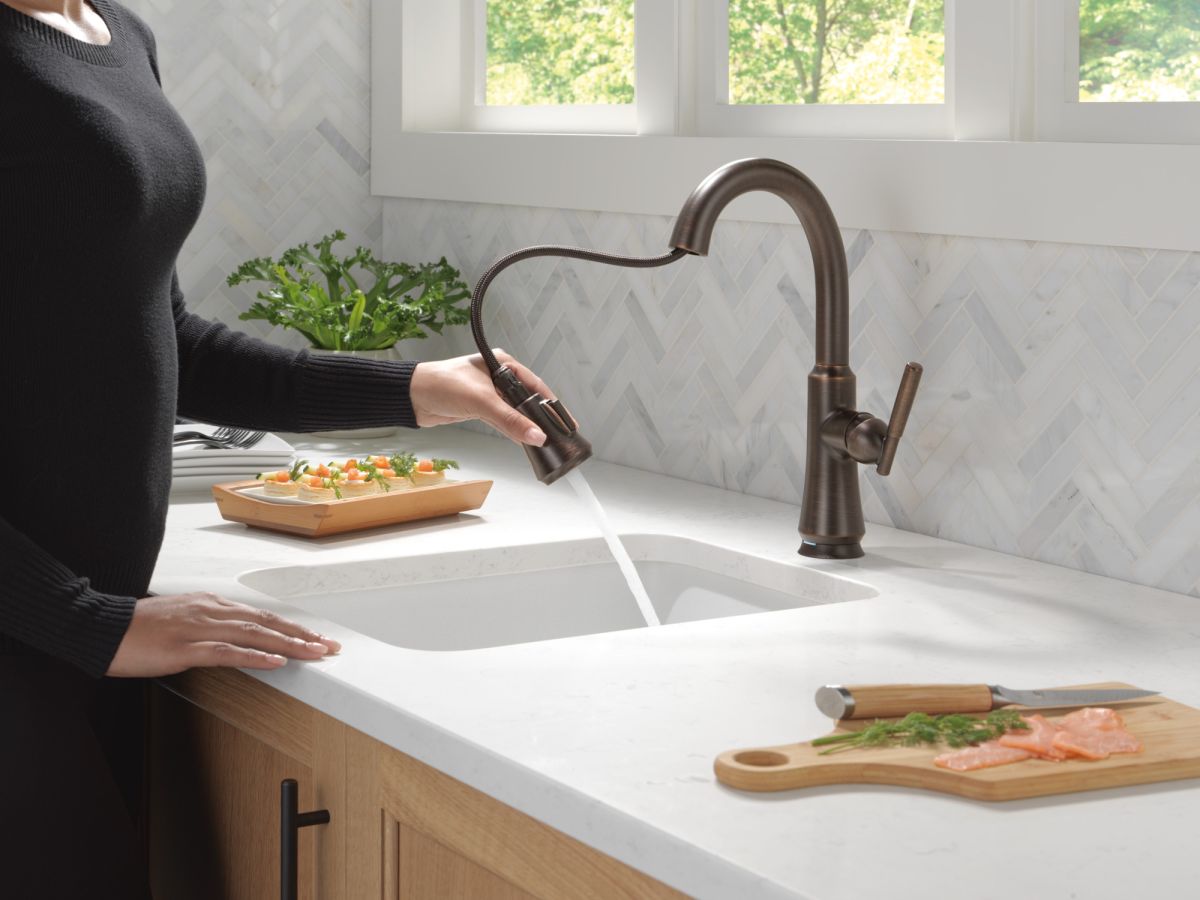 DELTA Coranto Touch2O Bar / Prep Faucet with Touchless Technology — Venetian Bronze