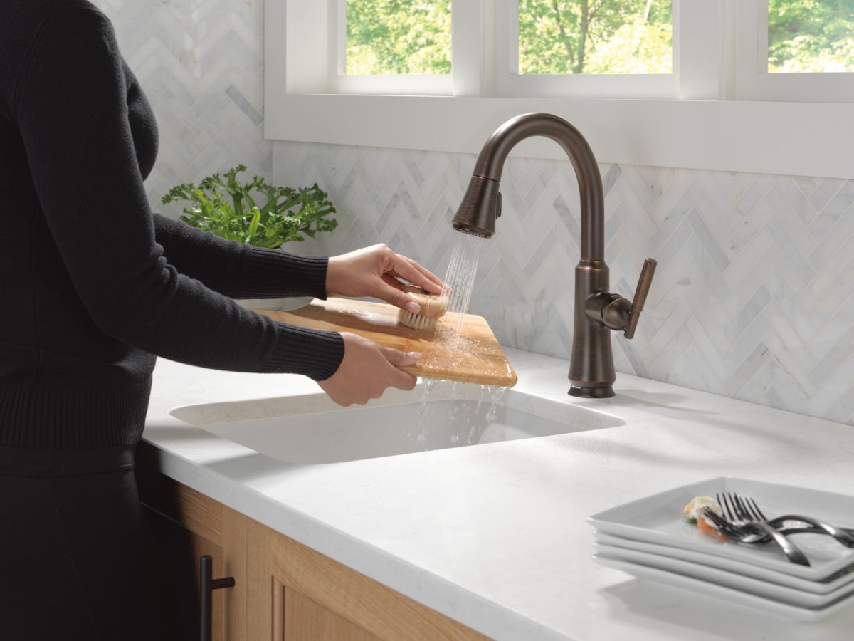 DELTA Coranto Touch2O Bar / Prep Faucet with Touchless Technology — Venetian Bronze