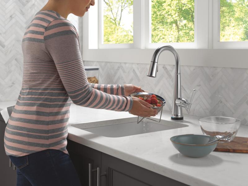 DELTA Emmeline Touch2O Bar / Prep Faucet with Touchless Technology — Lumicoat® Arctic Stainless