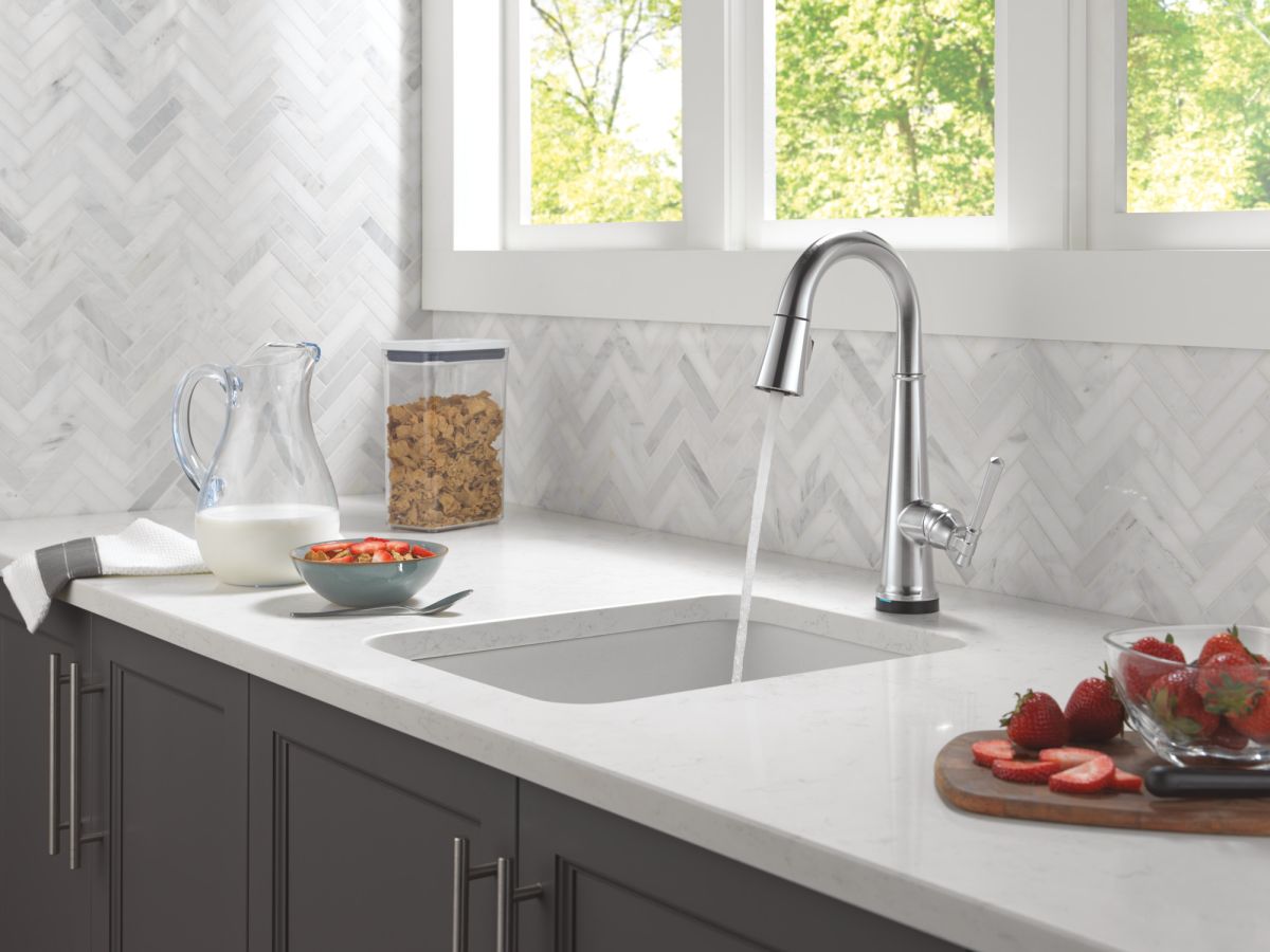 DELTA Emmeline Touch2O Bar / Prep Faucet with Touchless Technology — Lumicoat® Arctic Stainless