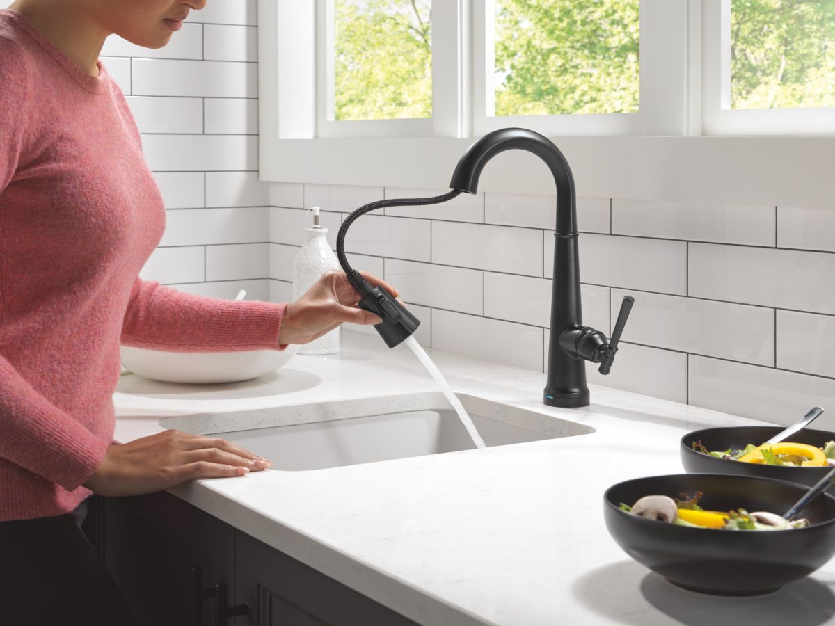 DELTA Emmeline Touch2O Bar / Prep Faucet with Touchless Technology — Matte Black