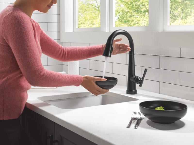 DELTA Emmeline Touch2O Bar / Prep Faucet with Touchless Technology — Matte Black