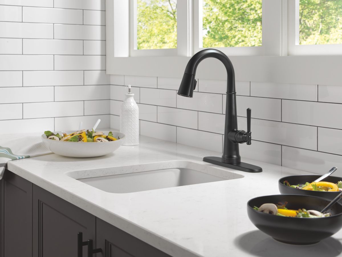 DELTA Emmeline Touch2O Bar / Prep Faucet with Touchless Technology — Matte Black