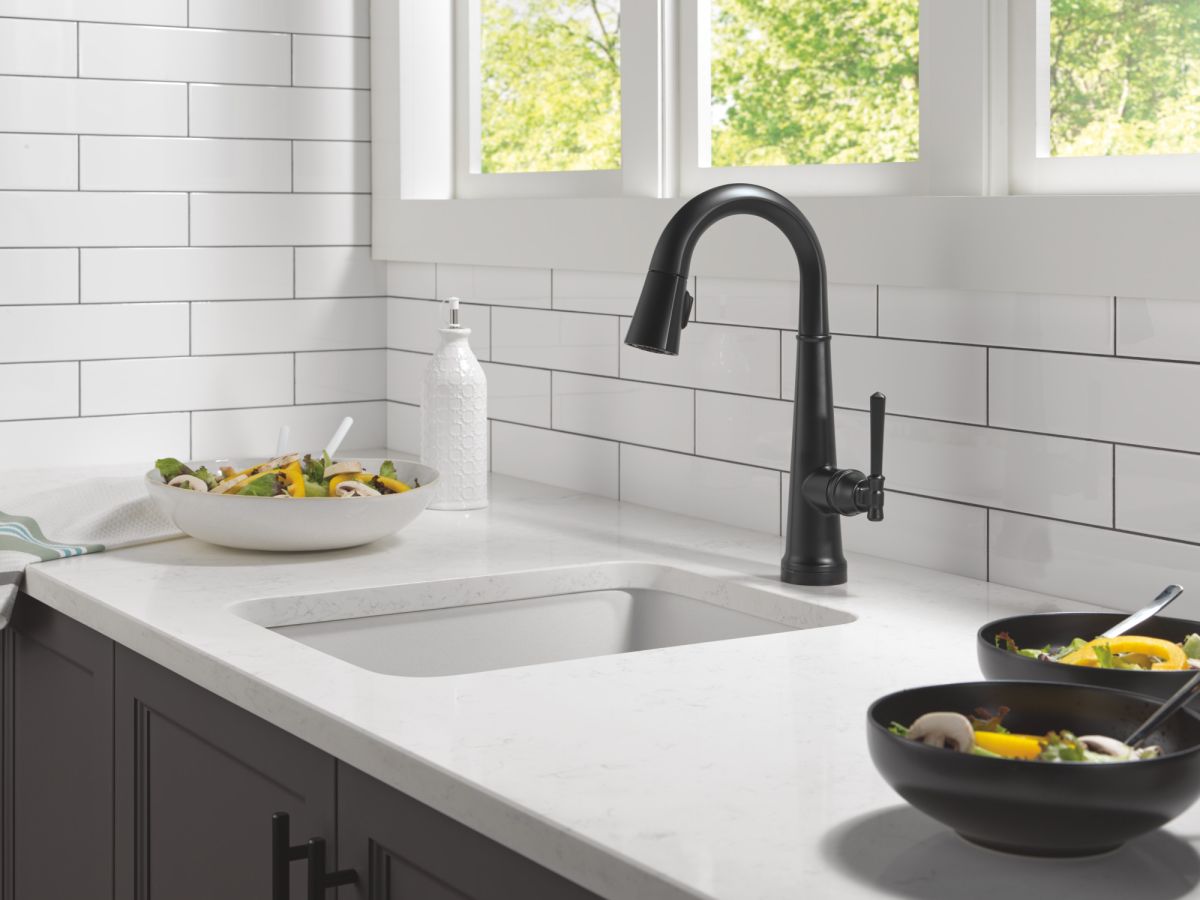 DELTA Emmeline Touch2O Bar / Prep Faucet with Touchless Technology — Matte Black