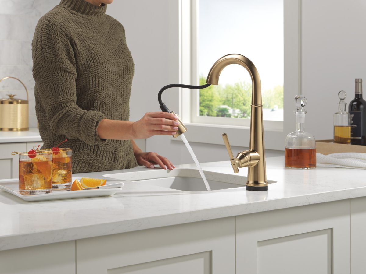 DELTA Emmeline Touch2O Bar / Prep Faucet with Touchless Technology — Lumicoat® Champagne Bronze