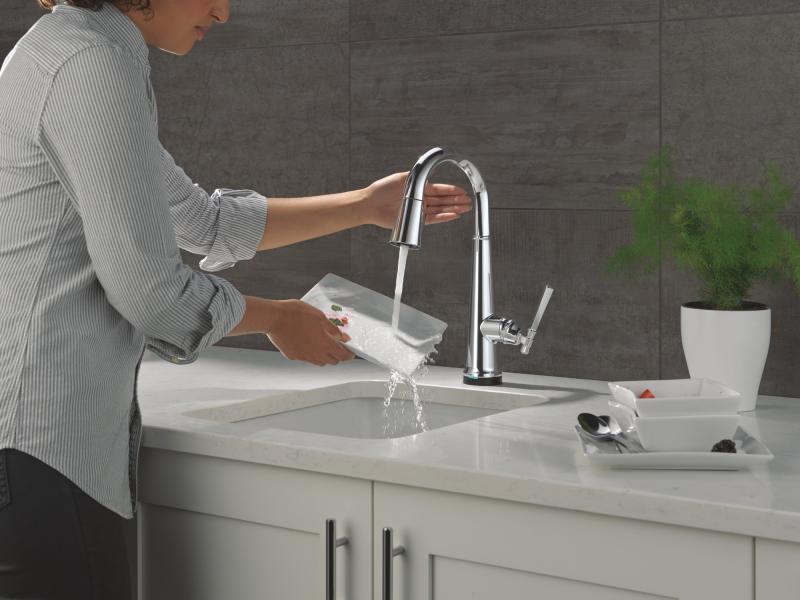 DELTA Emmeline Touch2O Bar / Prep Faucet with Touchless Technology — Lumicoat® Chrome