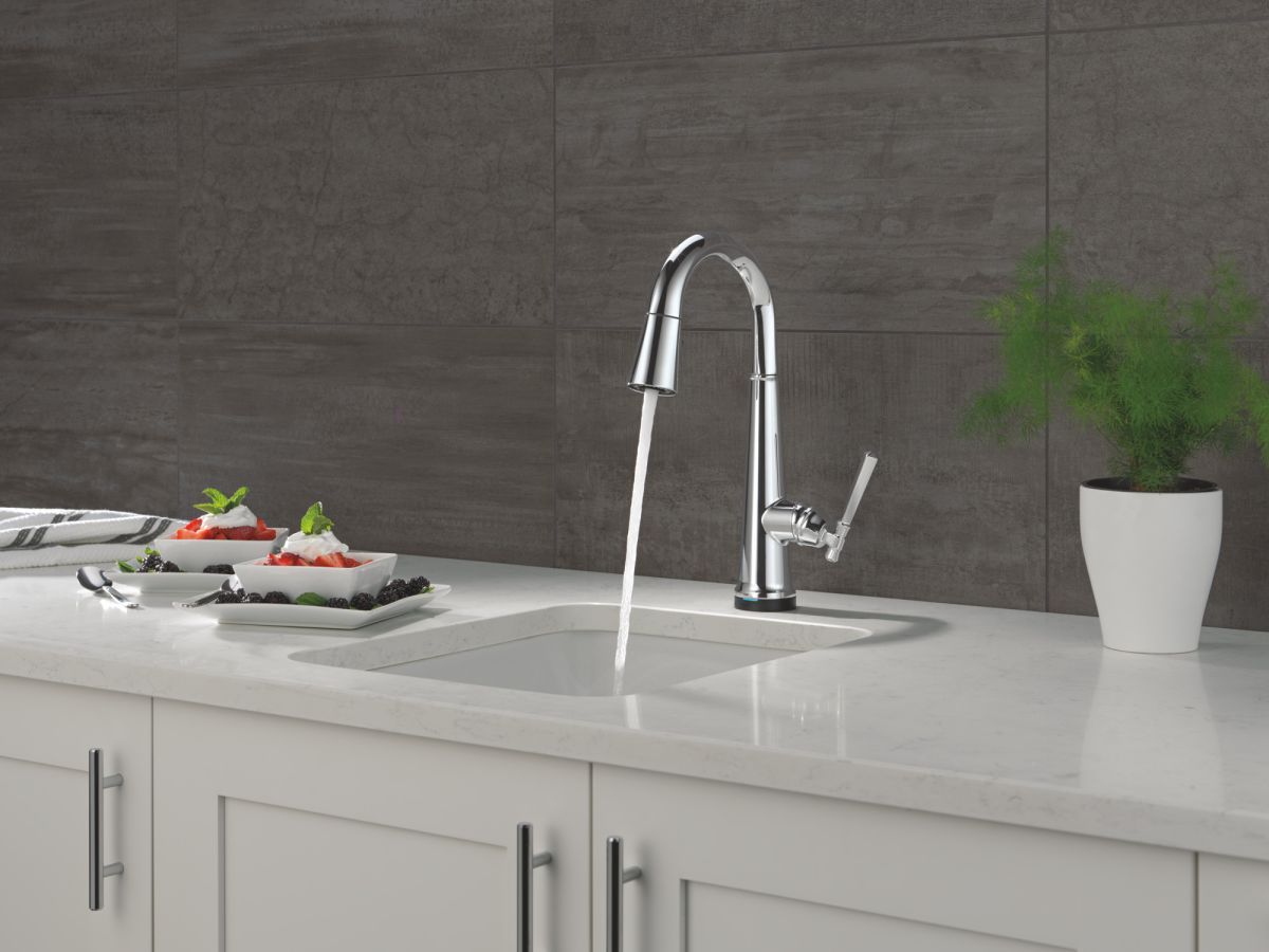 DELTA Emmeline Touch2O Bar / Prep Faucet with Touchless Technology — Lumicoat® Chrome