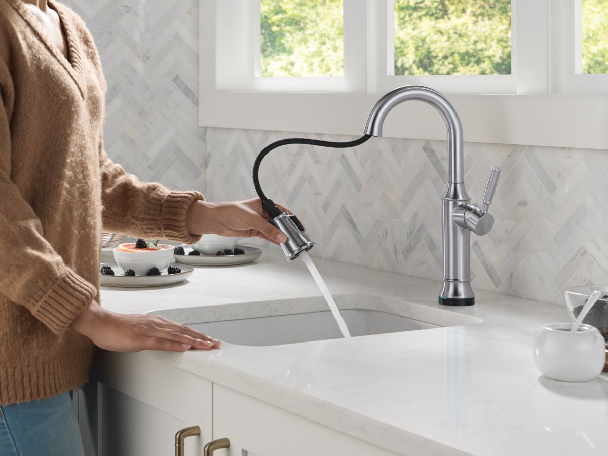 DELTA Renaldi Touch2O Bar / Prep Faucet with Touchless Technology — Lumicoat® Arctic Stainless
