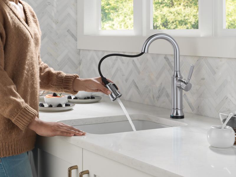 DELTA Renaldi Touch2O Bar / Prep Faucet with Touchless Technology — Lumicoat® Arctic Stainless