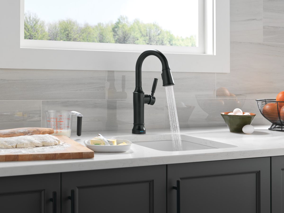 DELTA Renaldi Touch2O Bar / Prep Faucet with Touchless Technology — Matte Black