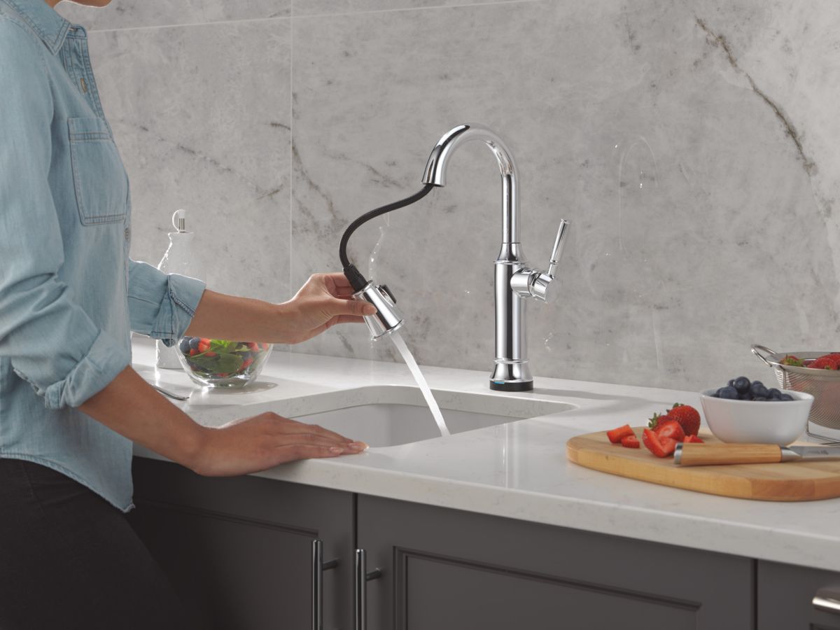 DELTA Renaldi Touch2O Bar / Prep Faucet with Touchless Technology — Lumicoat® Chrome