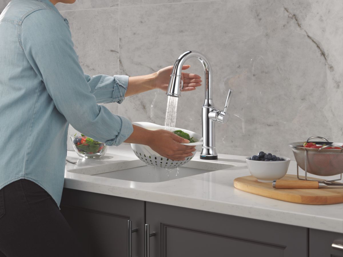 DELTA Renaldi Touch2O Bar / Prep Faucet with Touchless Technology — Lumicoat® Chrome