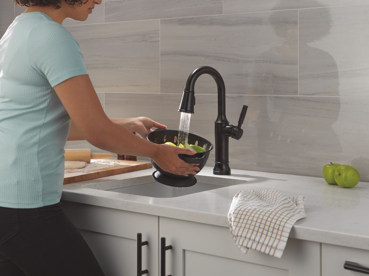 DELTA Renaldi Touch2O Bar / Prep Faucet with Touchless Technology — Venetian Bronze