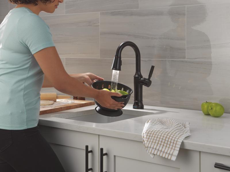 DELTA Renaldi Touch2O Bar / Prep Faucet with Touchless Technology — Venetian Bronze