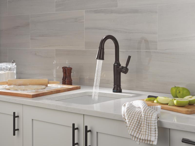 DELTA Renaldi Touch2O Bar / Prep Faucet with Touchless Technology — Venetian Bronze