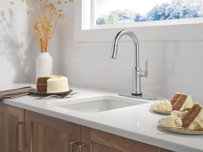 DELTA Cordova Touch2O Bar / Prep Faucet with Touchless Technology — Lumicoat® Arctic Stainless