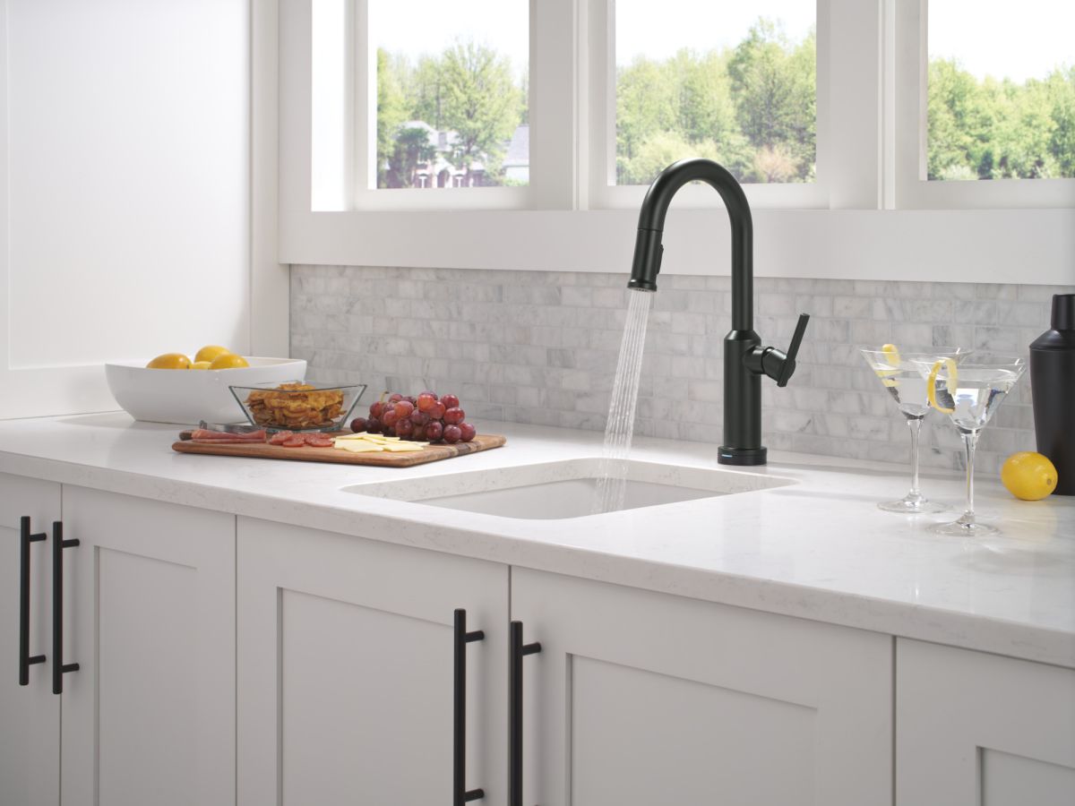 DELTA Cordova Touch2O Bar / Prep Faucet with Touchless Technology — Matte Black