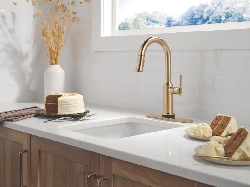 DELTA Cordova Touch2O Bar / Prep Faucet with Touchless Technology — Lumicoat® Champagne Bronze