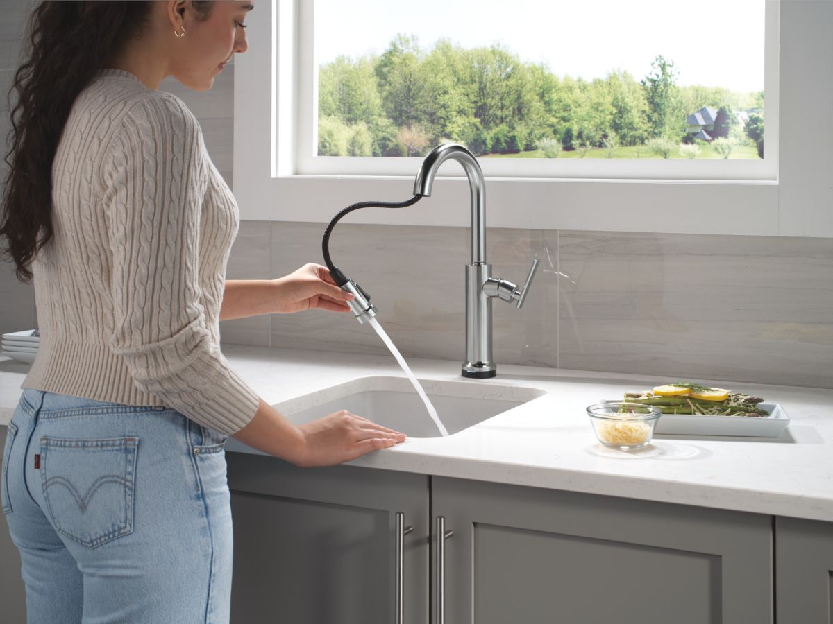 DELTA Altado Touch2O Technology Bar / Prep Faucet with Touchless Technology — Arctic Stainless