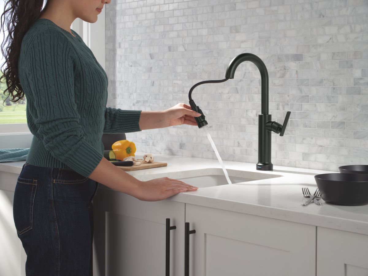 DELTA Altado Touch2O Technology Bar / Prep Faucet with Touchless Technology — Matte Black