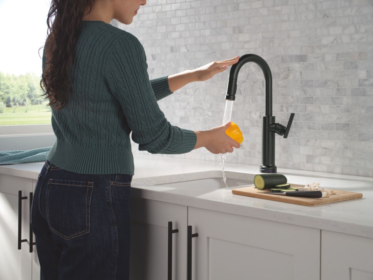 DELTA Altado Touch2O Technology Bar / Prep Faucet with Touchless Technology — Matte Black
