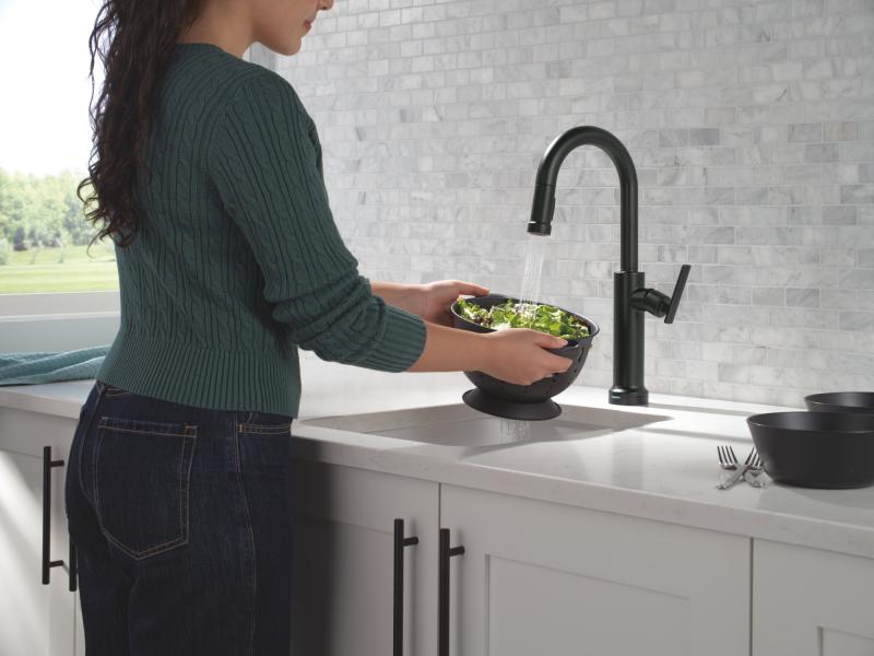 DELTA Altado Touch2O Technology Bar / Prep Faucet with Touchless Technology — Matte Black