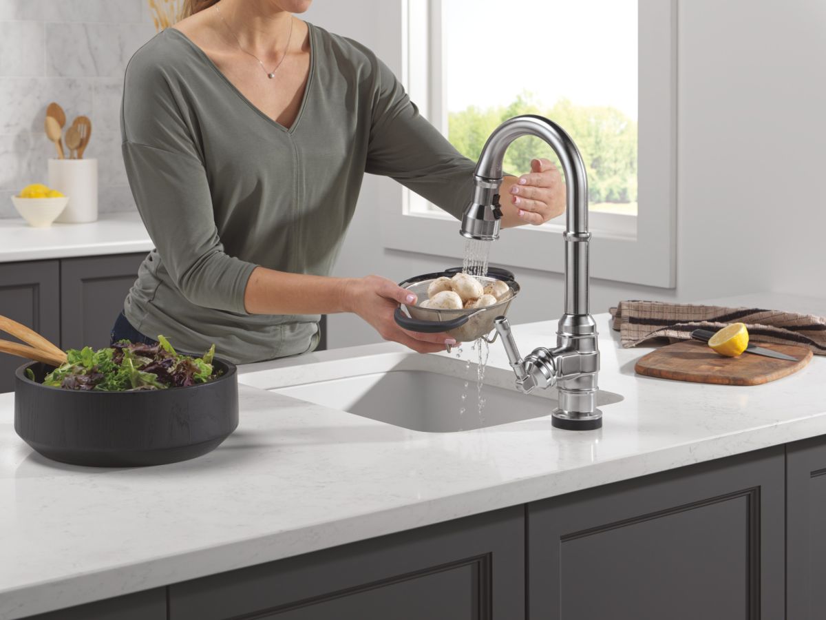 DELTA Broderick Touch2O Bar / Prep Faucet with Touchless Technology — Arctic Stainless