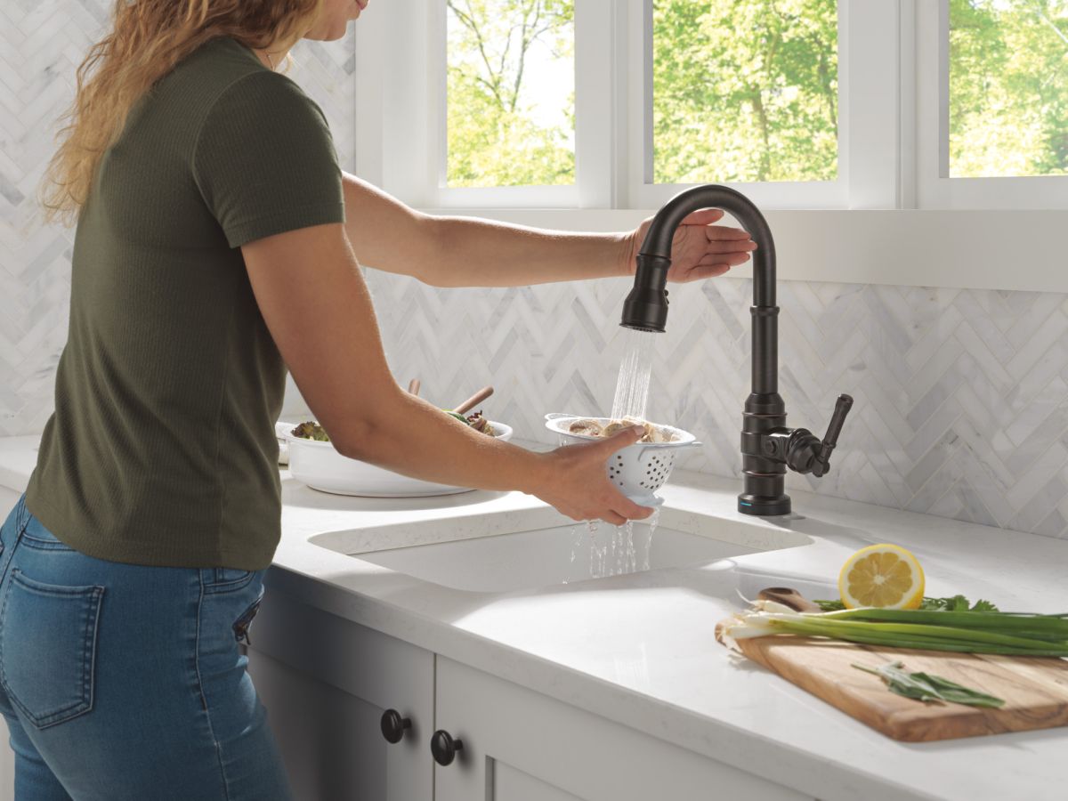 DELTA Broderick Touch2O Bar / Prep Faucet with Touchless Technology — Venetian Bronze