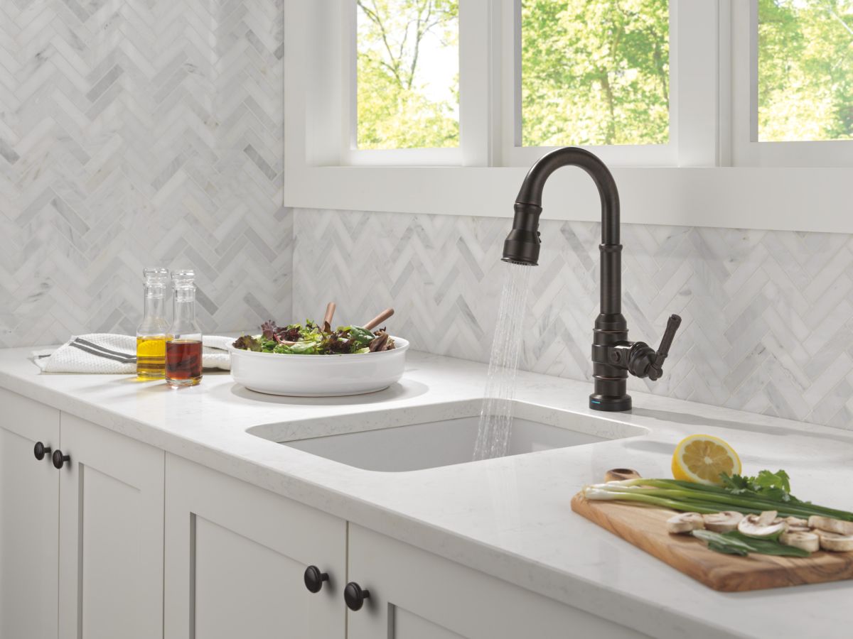 DELTA Broderick Touch2O Bar / Prep Faucet with Touchless Technology — Venetian Bronze