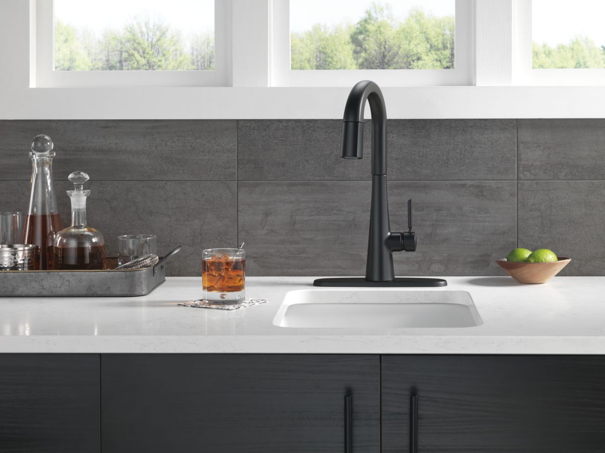 DELTA Monrovia Single Handle Pull-Down Bar/Prep Faucet — Matte Black