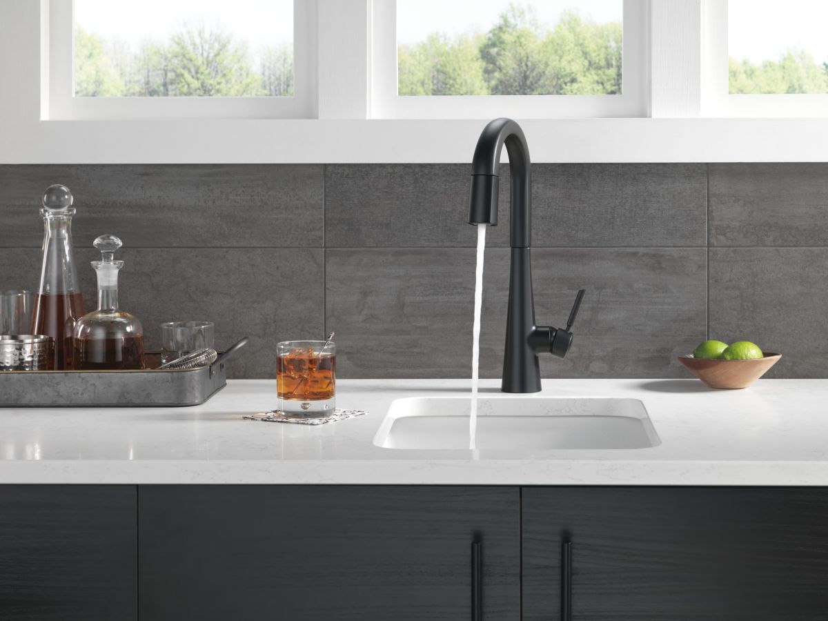 DELTA Monrovia Single Handle Pull-Down Bar/Prep Faucet — Matte Black