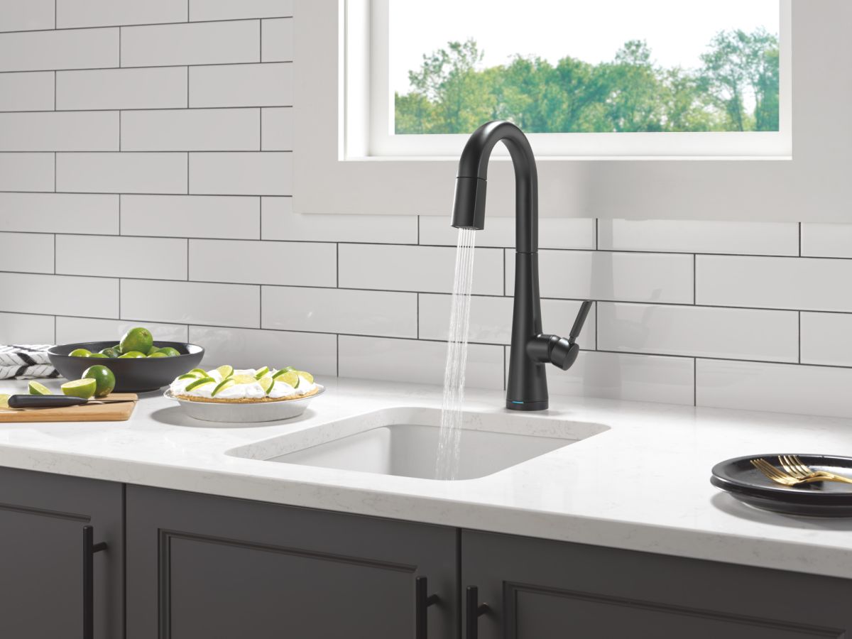 DELTA Monrovia Touch2O Bar / Prep Faucet with Touchless Technology — Matte Black